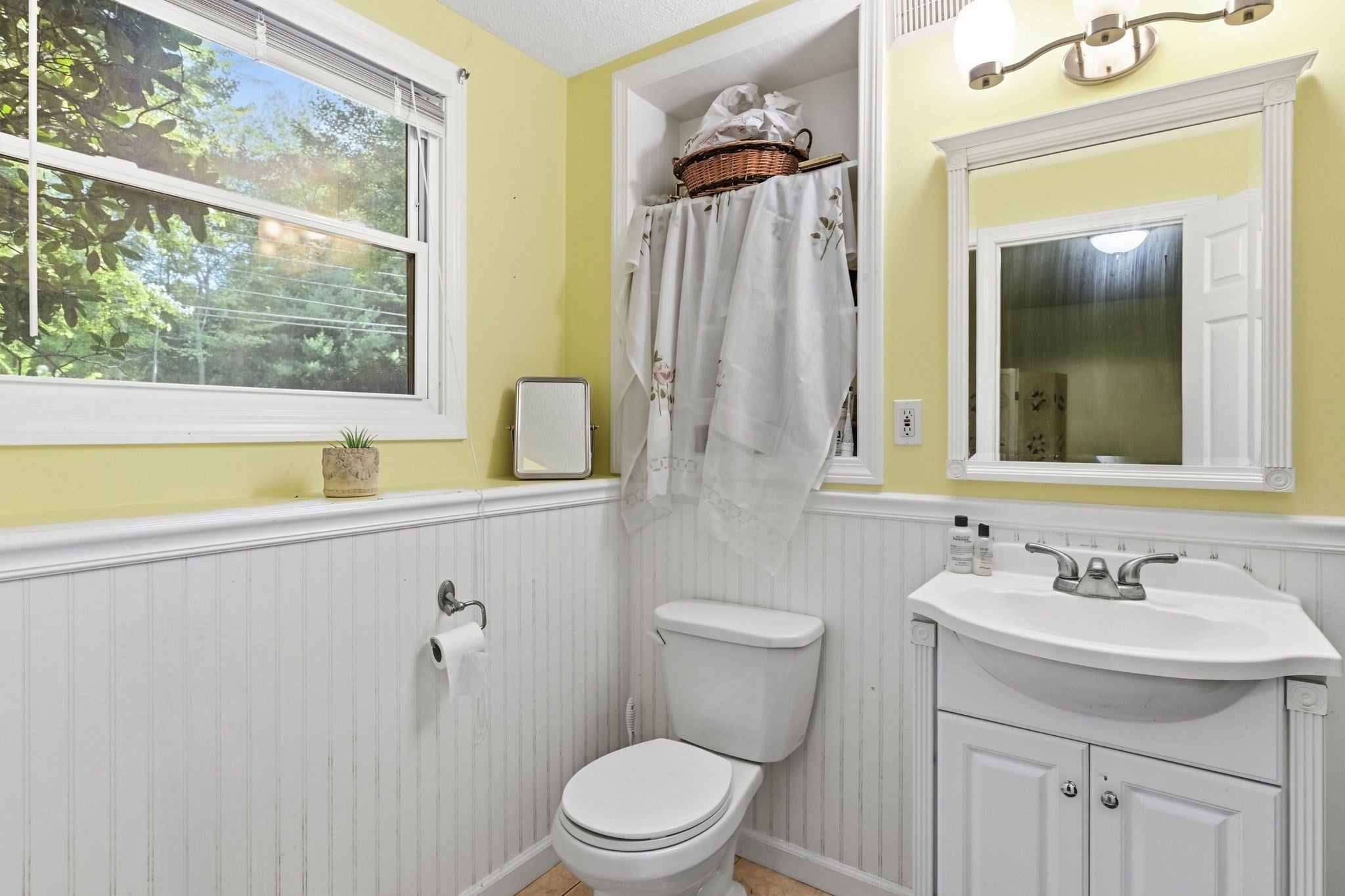 211 Allen St, East Longmeadow, MA Photo #22