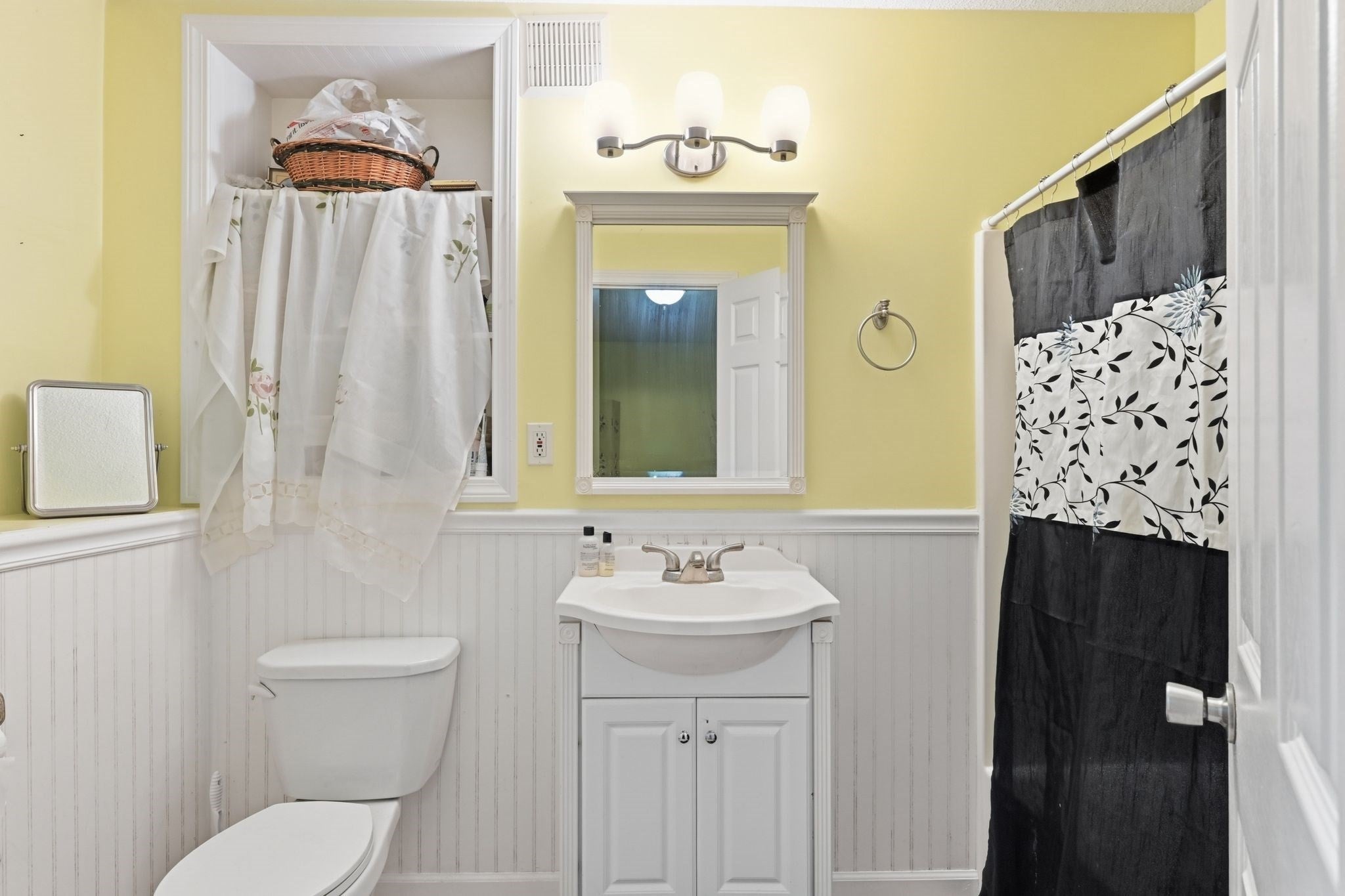 211 Allen St, East Longmeadow, MA Photo #21