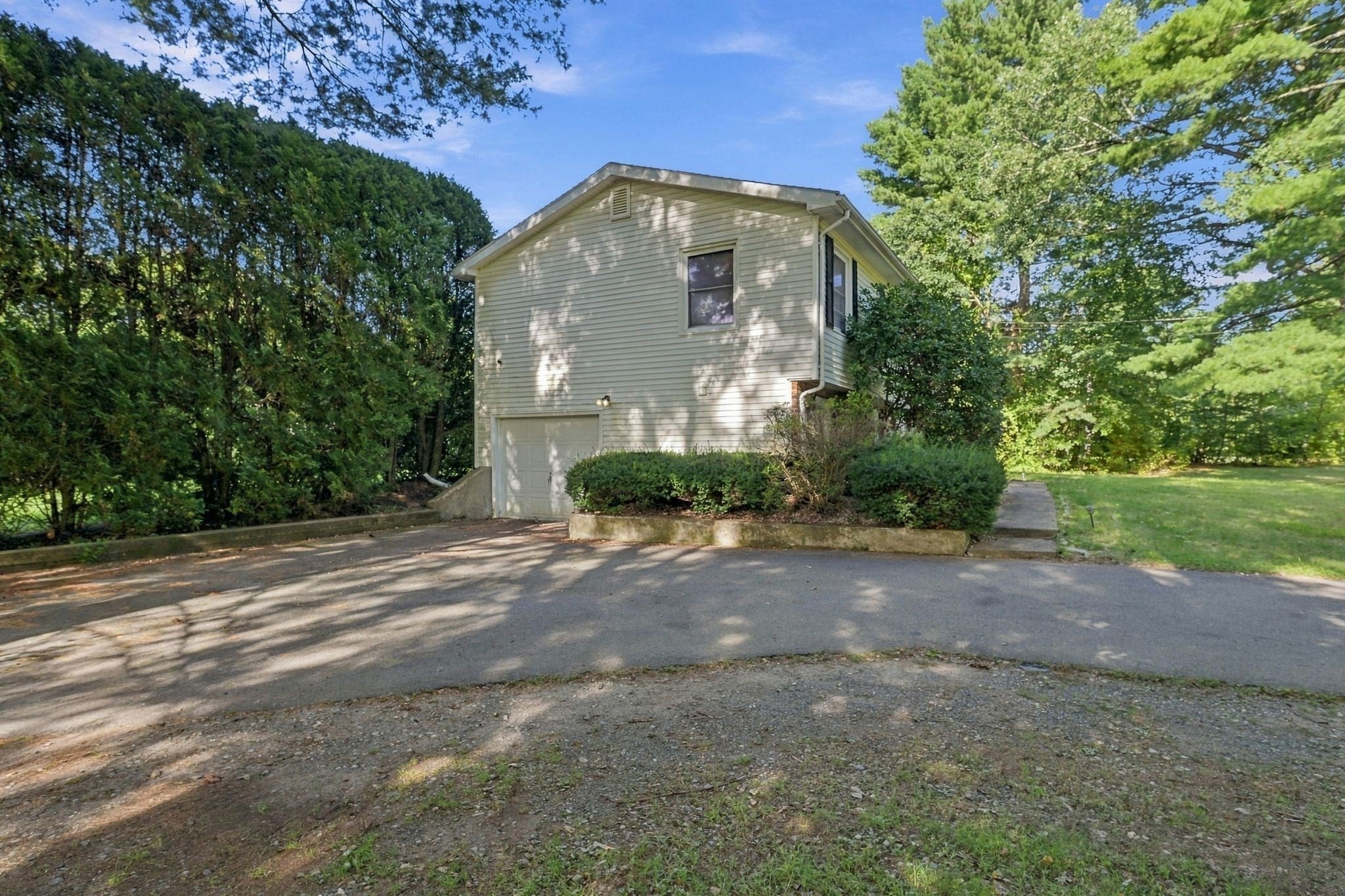 211 Allen St