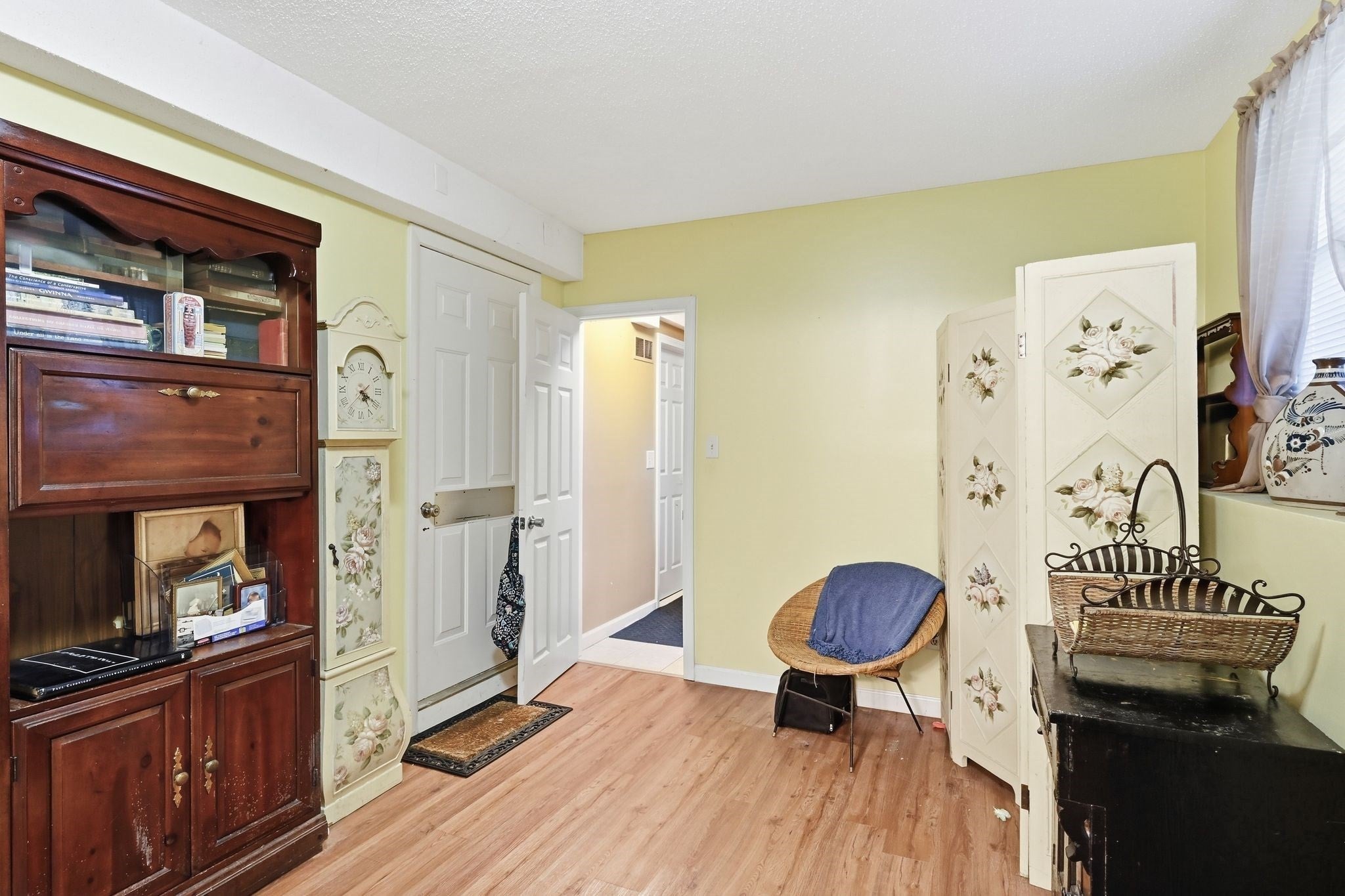 211 Allen St, East Longmeadow, MA Photo #20