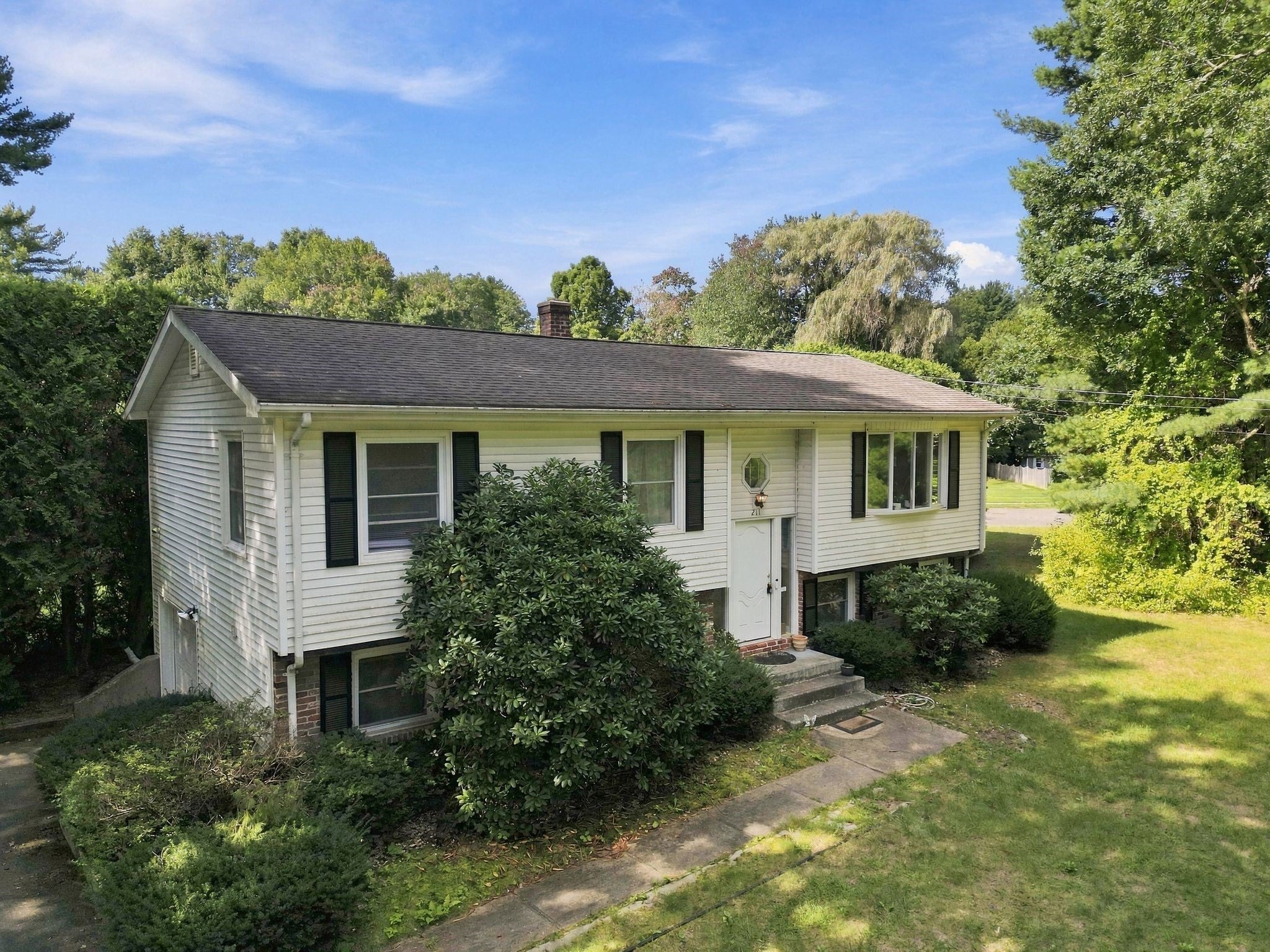 211 Allen St, East Longmeadow, MA Photo #32
