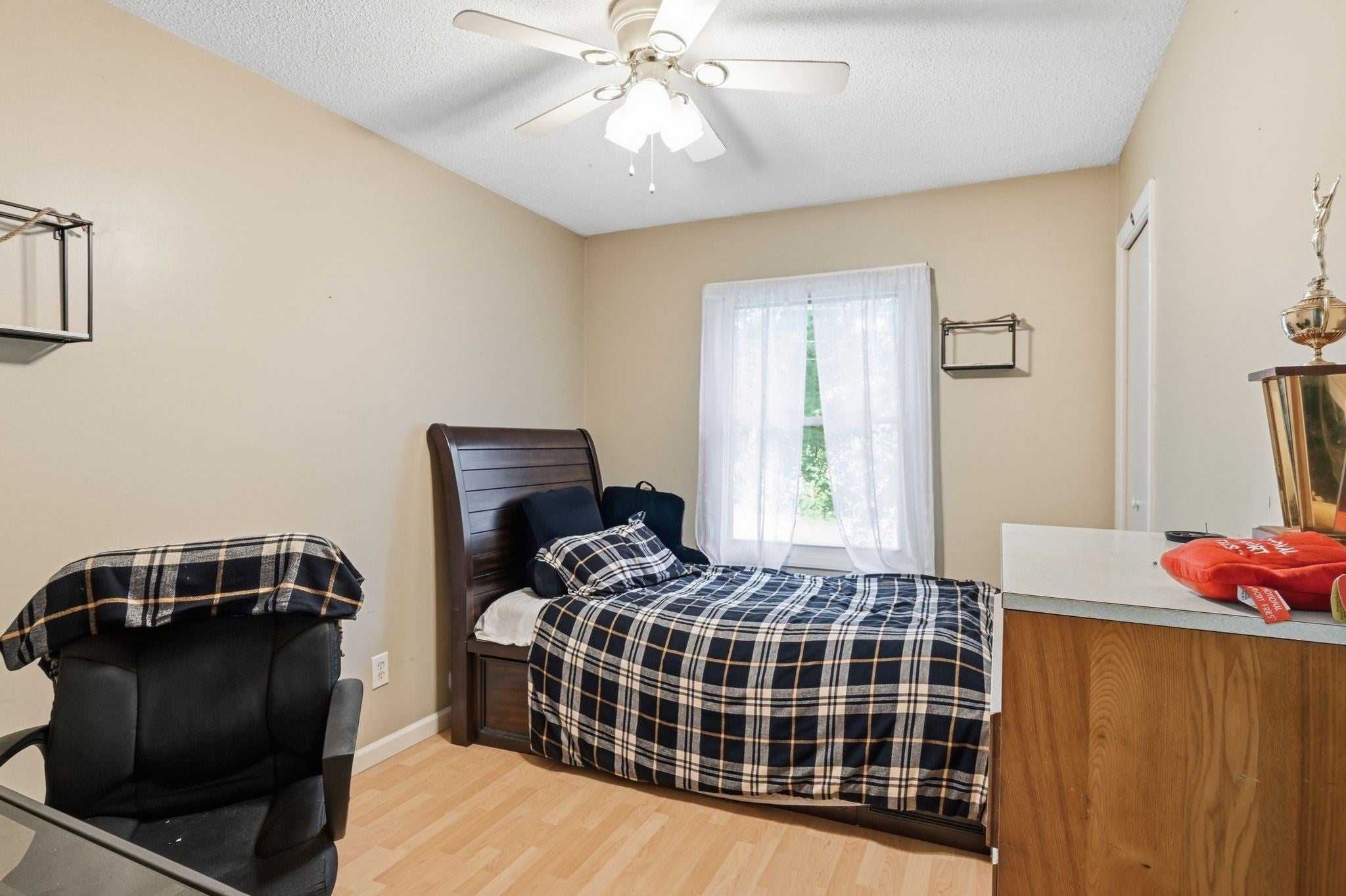 211 Allen St, East Longmeadow, MA Photo #16
