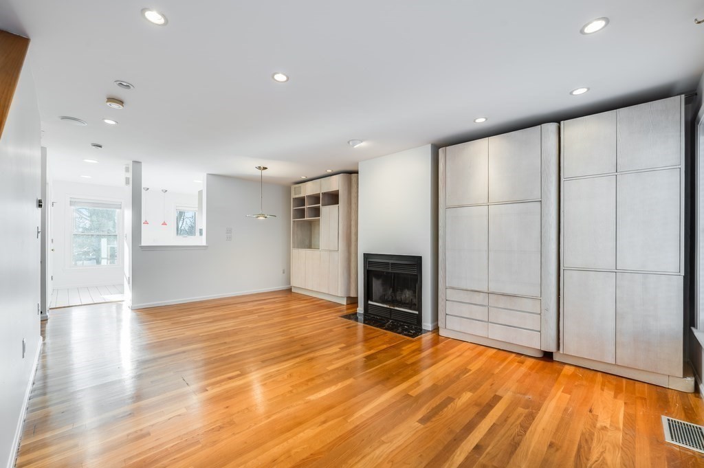 100 Anderer Ln 2