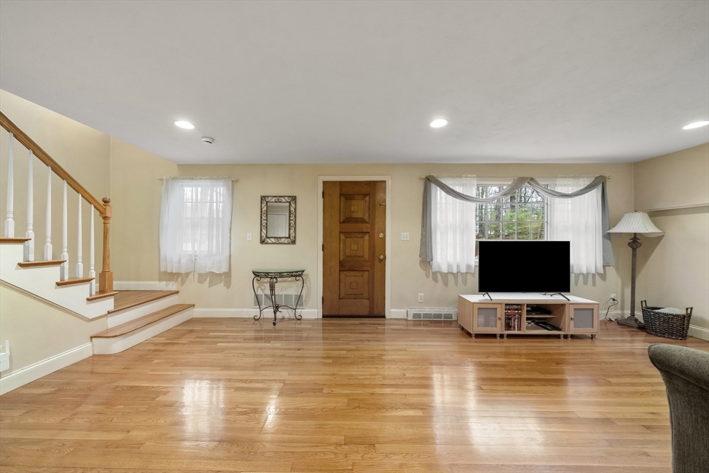 164 Grove St