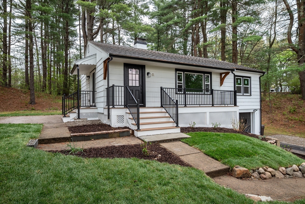 Photo of 9 Bridge St, Medfield, MA