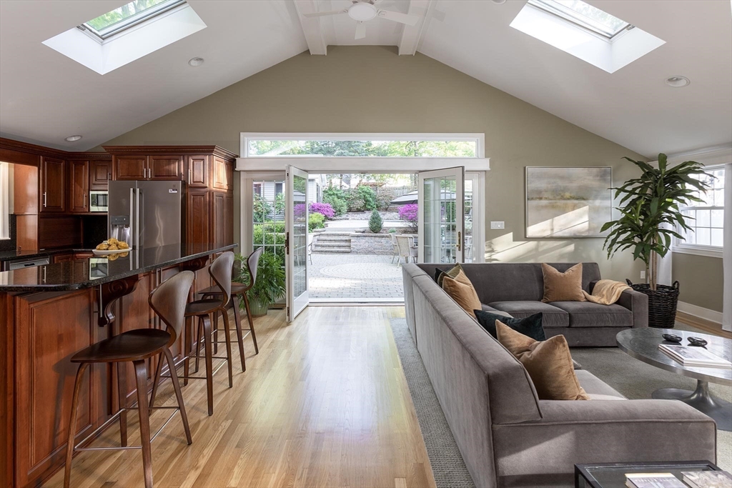27 Roundwood Rd