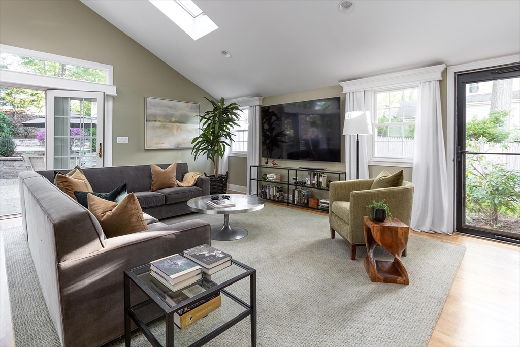 27 Roundwood Rd