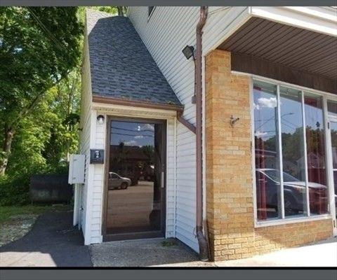 Photo of 2 Fairlawn Ave #SUITE 2, Oxford, MA 01550 (MLS # 73507374)