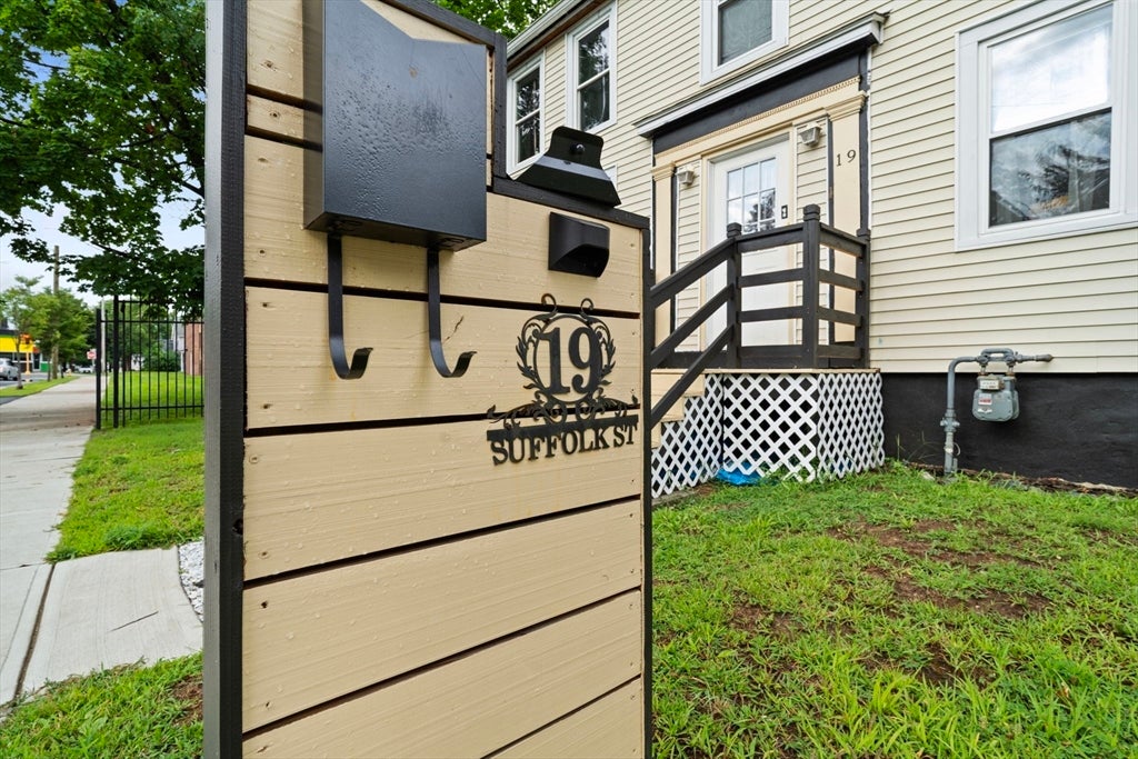 19 Suffolk St, Springfield, MA Photo #26