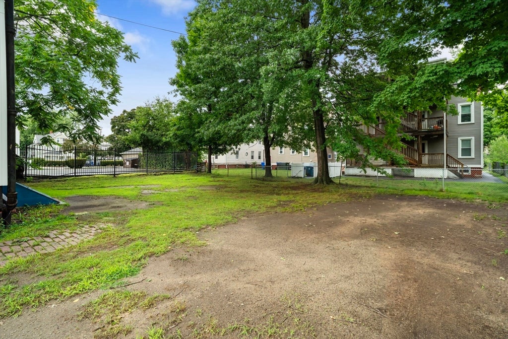 19 Suffolk St, Springfield, MA Photo #25