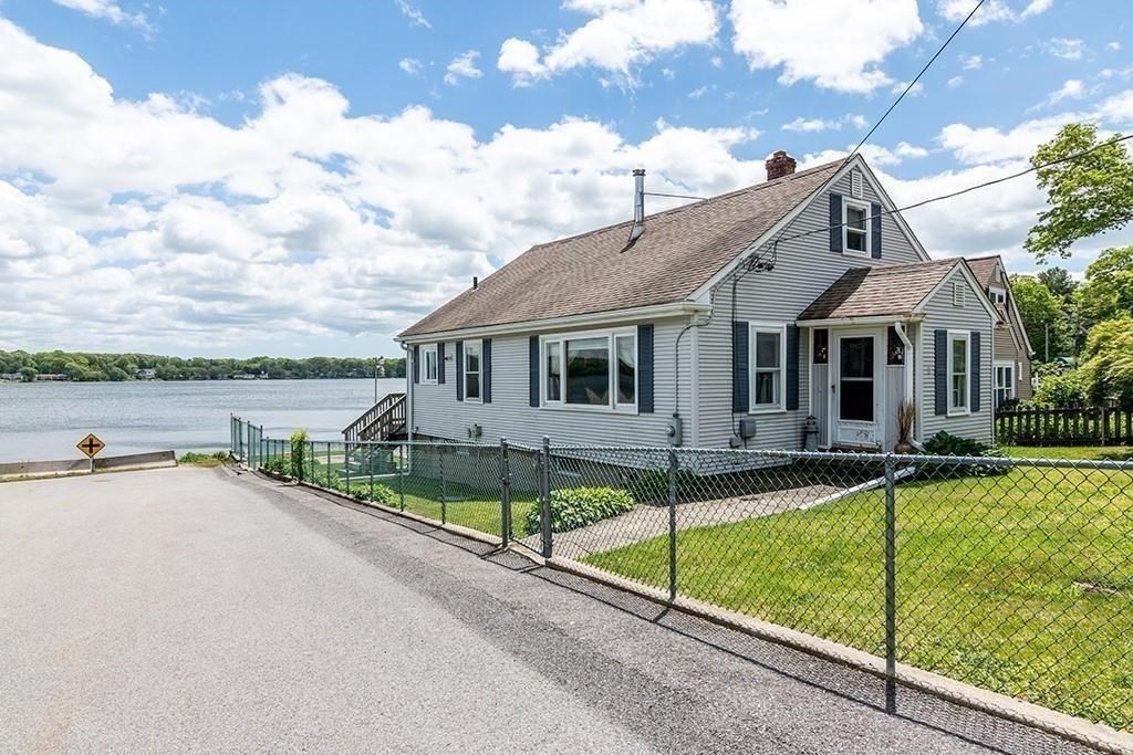 4 Lake Avenue
