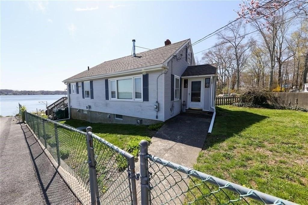 4 Lake Avenue