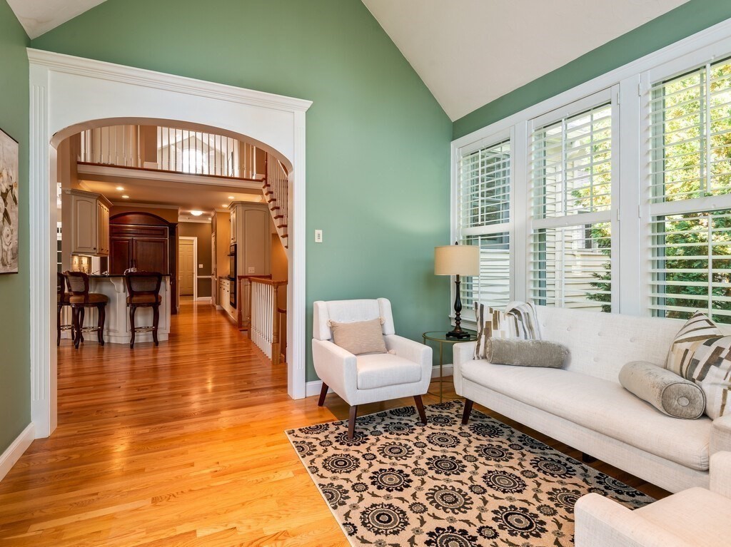 Southborough, Massachusetts 01772, United States, 2 Bedrooms Bedrooms, ,4 BathroomsBathrooms,Residential,Active,220979