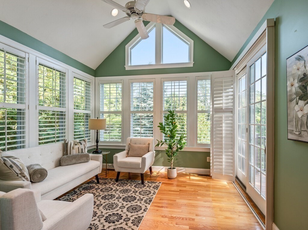 1 Carriage Hill Cir 1