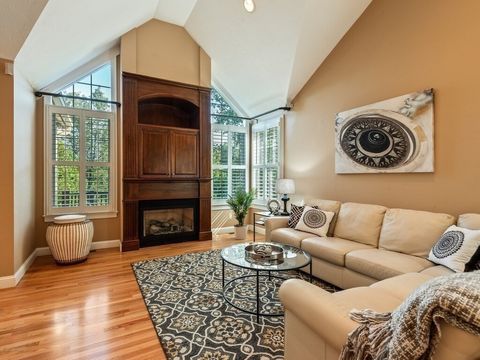 Photo of 1 Carriage Hill Cir #1, Southborough, MA 01772 (MLS # 73438649)