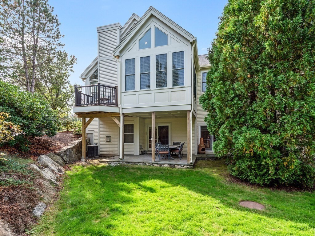 Southborough, Massachusetts 01772, United States, 2 Bedrooms Bedrooms, ,4 BathroomsBathrooms,Residential,Active,220979