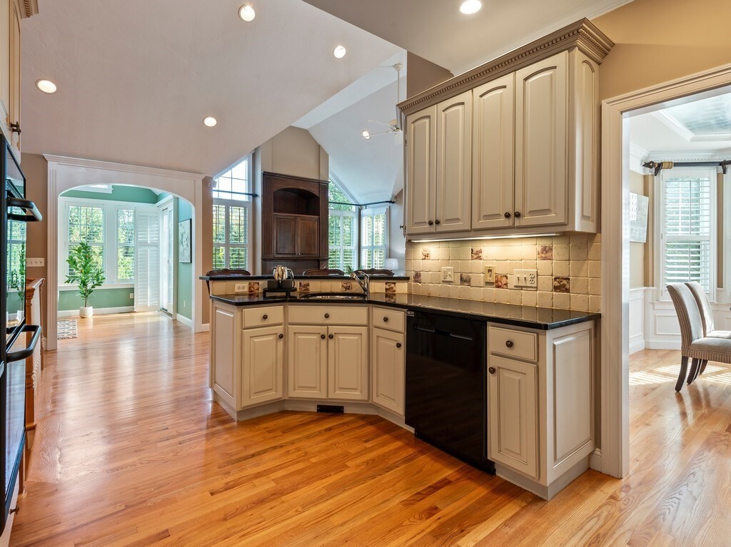 Southborough, Massachusetts 01772, United States, 2 Bedrooms Bedrooms, ,4 BathroomsBathrooms,Residential,Active,220979 Southborough, Massachusetts 01772, United States, 2 Bedrooms Bedrooms, ,4 BathroomsBathrooms,Residential,Active,220979