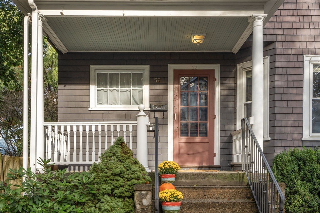 52 Hawthorne St 1