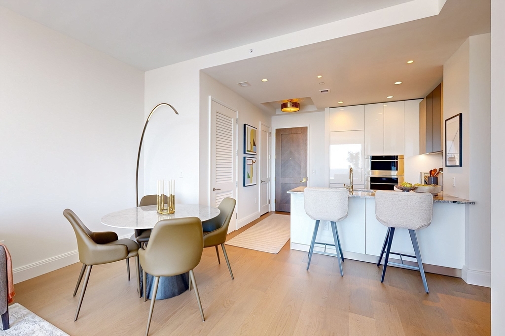 240 Devonshire Street U4007