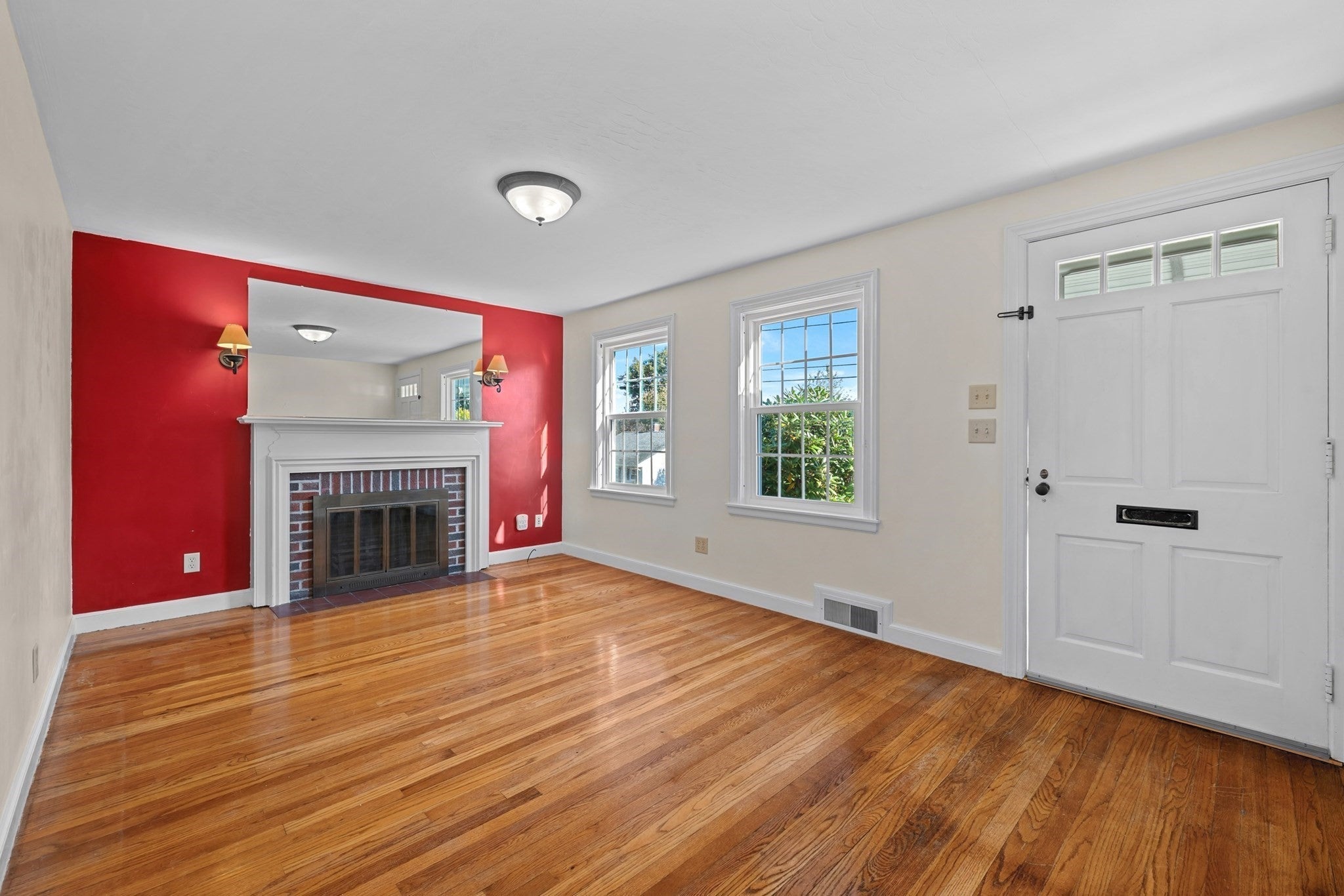 5 Winston Rd, Worcester, MA, 5 Winston Rd, Worcester, MA Photo #3