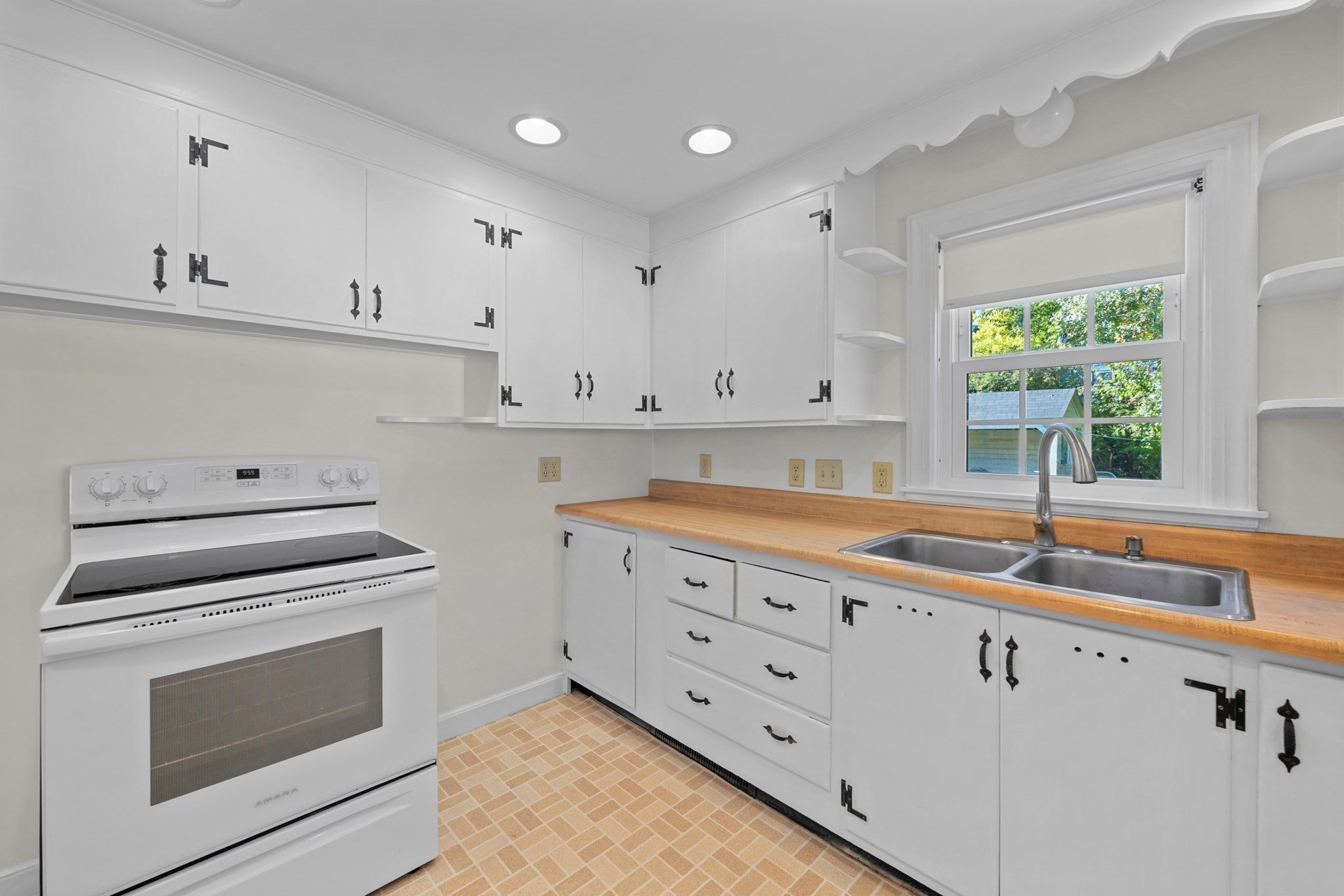5 Winston Rd, Worcester, MA, 5 Winston Rd, Worcester, MA Photo #9