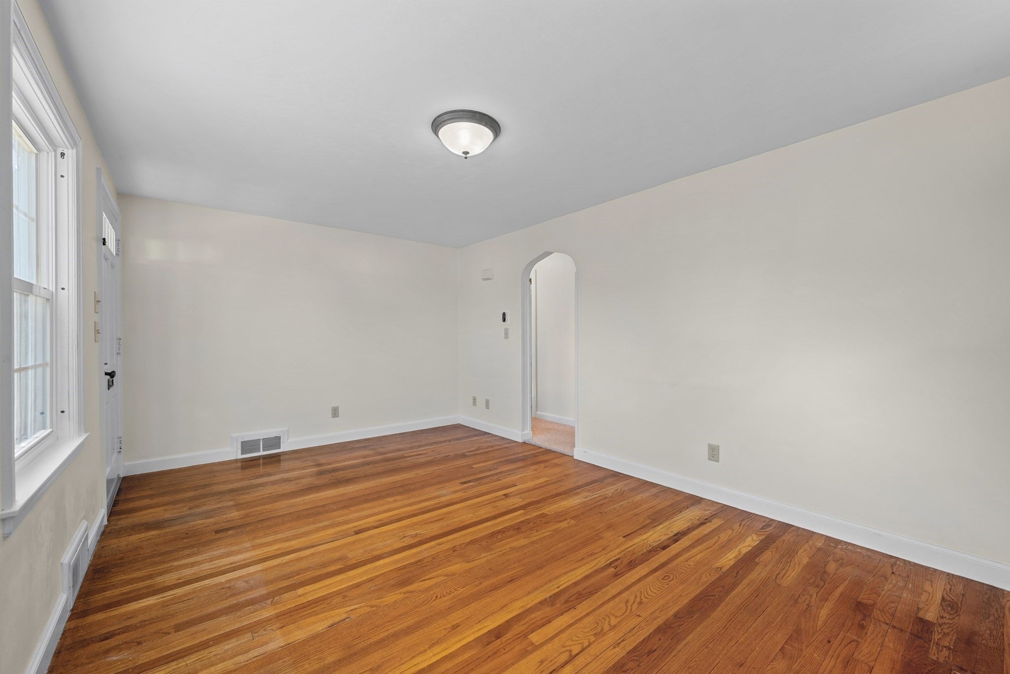 5 Winston Rd, Worcester, MA, 5 Winston Rd, Worcester, MA Photo #4
