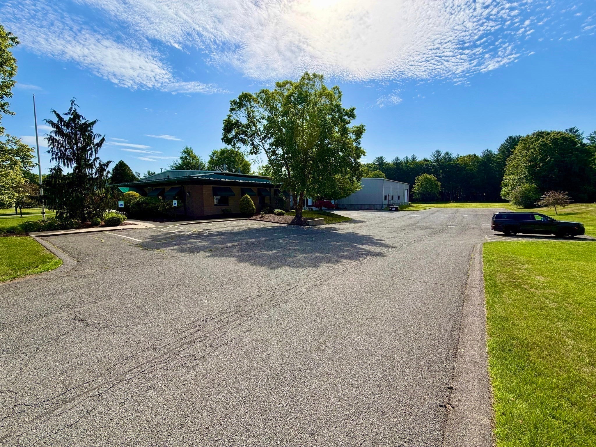 6 Industrial Pkwy