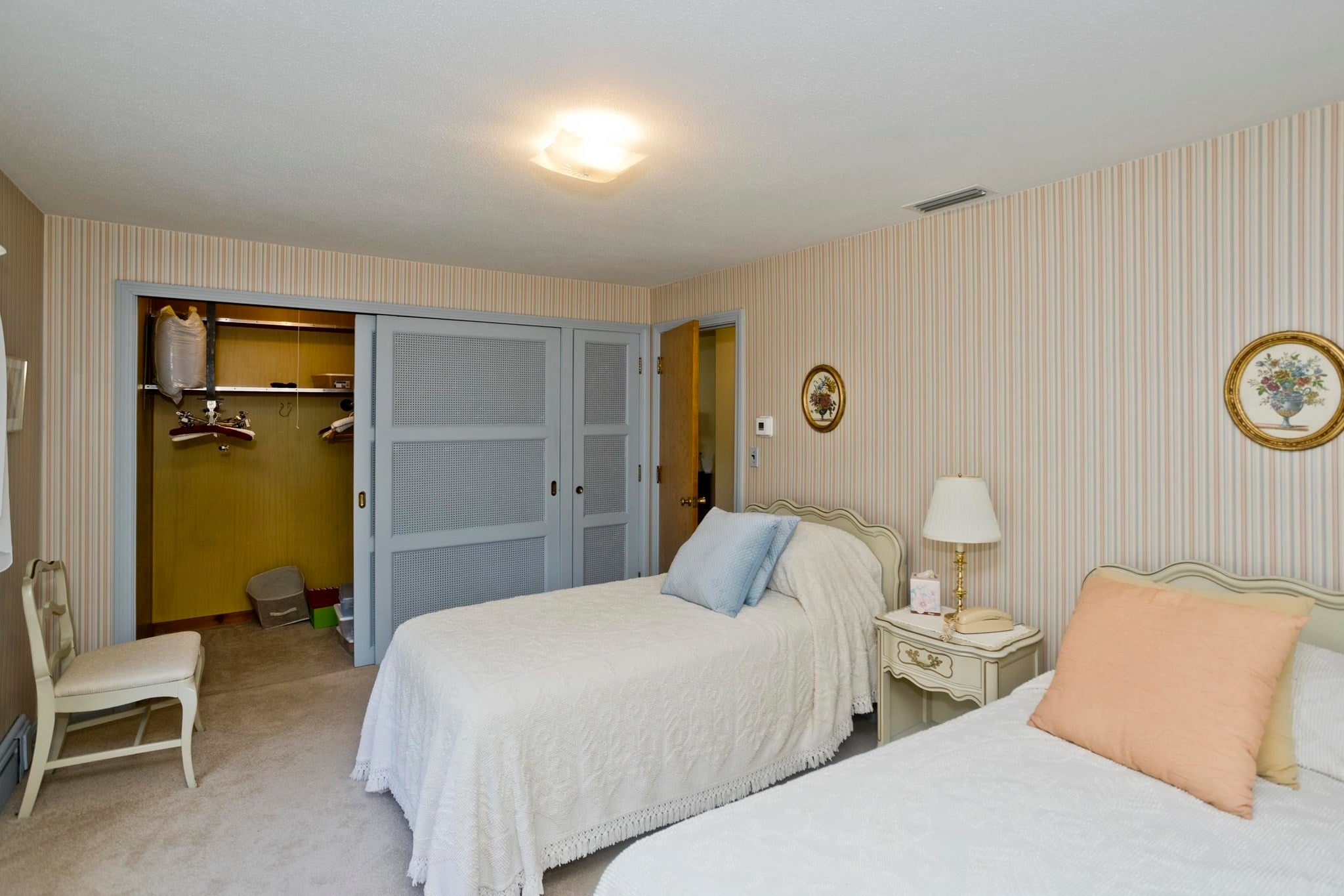 34 Vadnais St, Holyoke, MA Photo #8