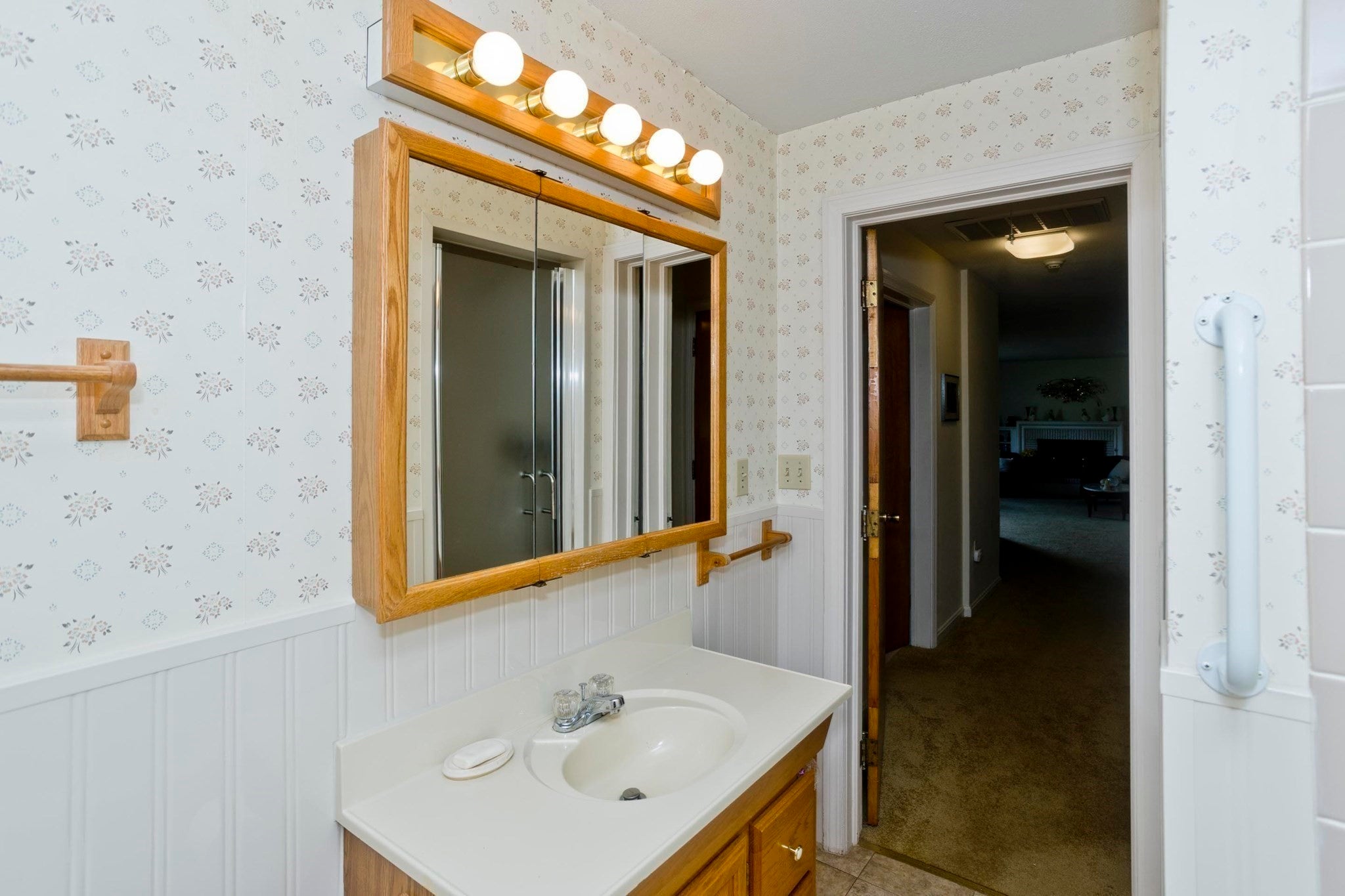 34 Vadnais St, Holyoke, MA Photo #13