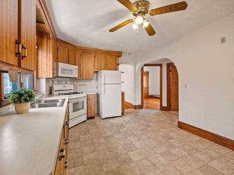 Photo of 37 Wright Ave #B, Medford, MA 02155 (MLS # 73465502)