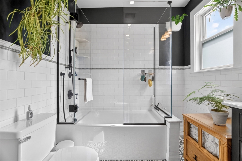 6 Kenney St #2, Boston, MA Photo #8