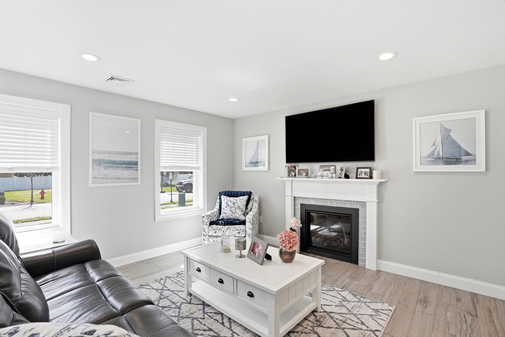 17 Fieldstone Ln