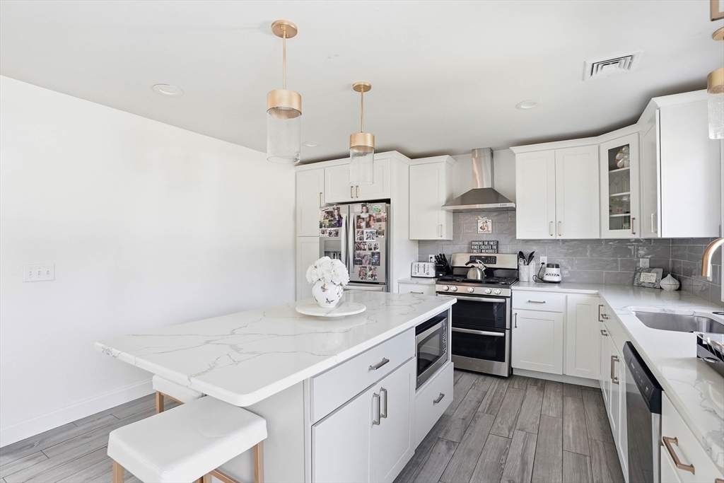 17 Fieldstone Ln, Marion, MA Photo #8