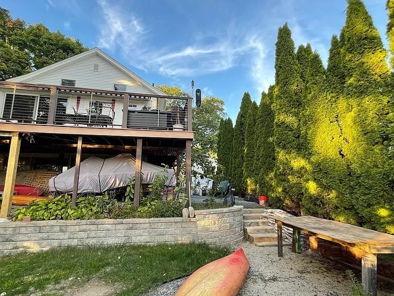 157 Riverview Ave FURNISHED