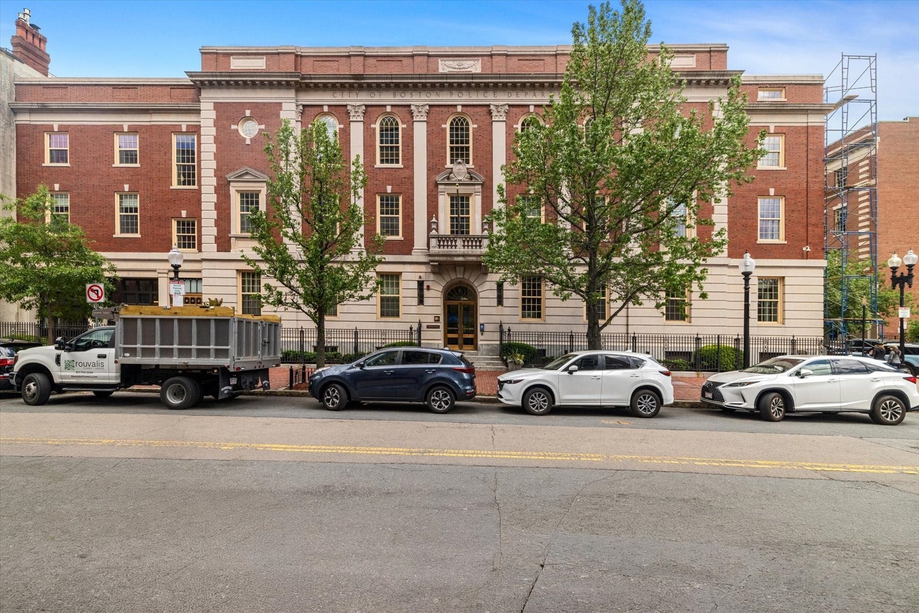 7 Warren AVE