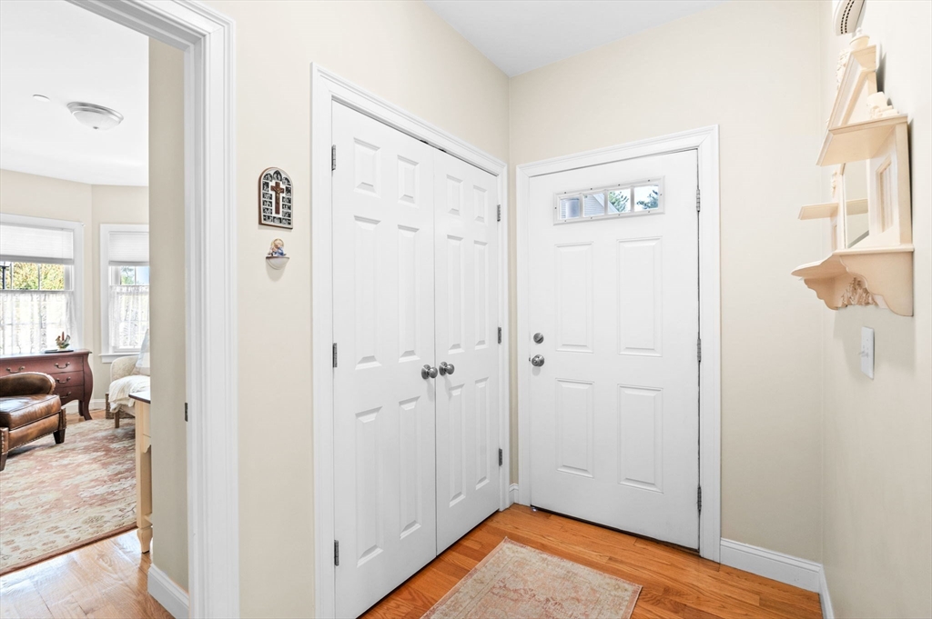 22 Gates Ln A