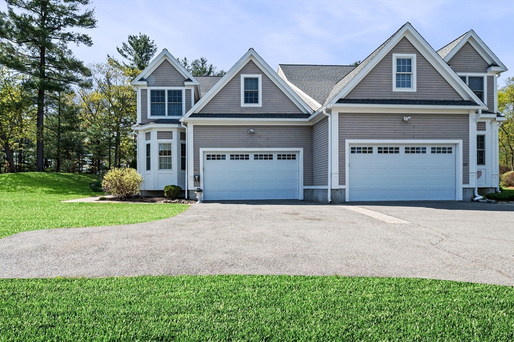 22 Gates Ln A