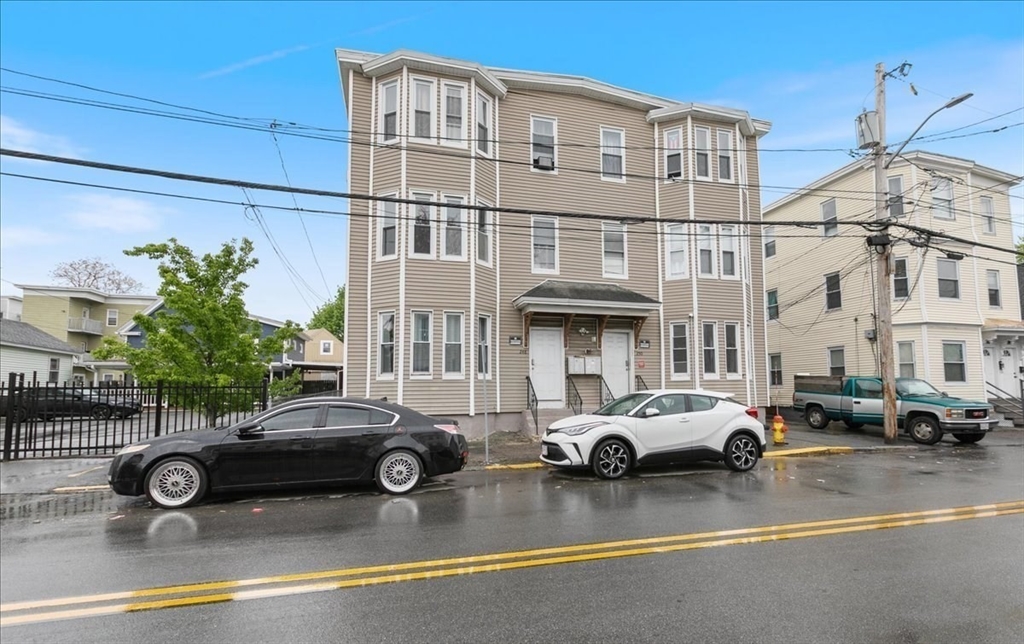 246-258 Salem St