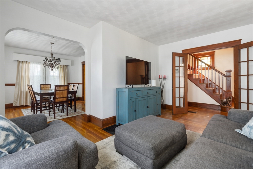 46 Oakwood St