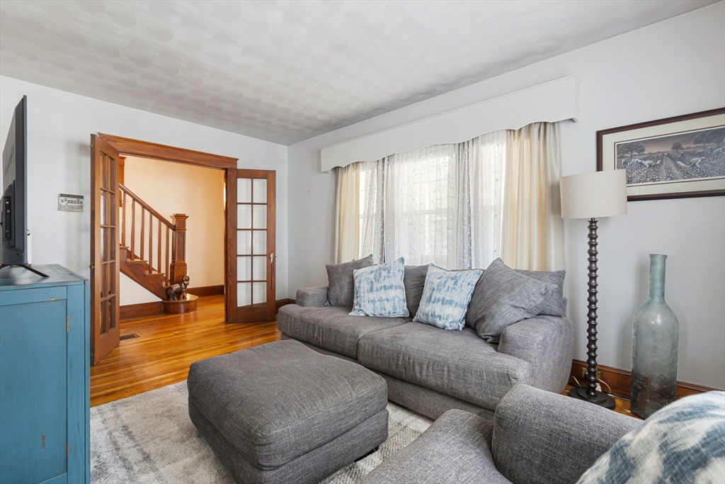 46 Oakwood St