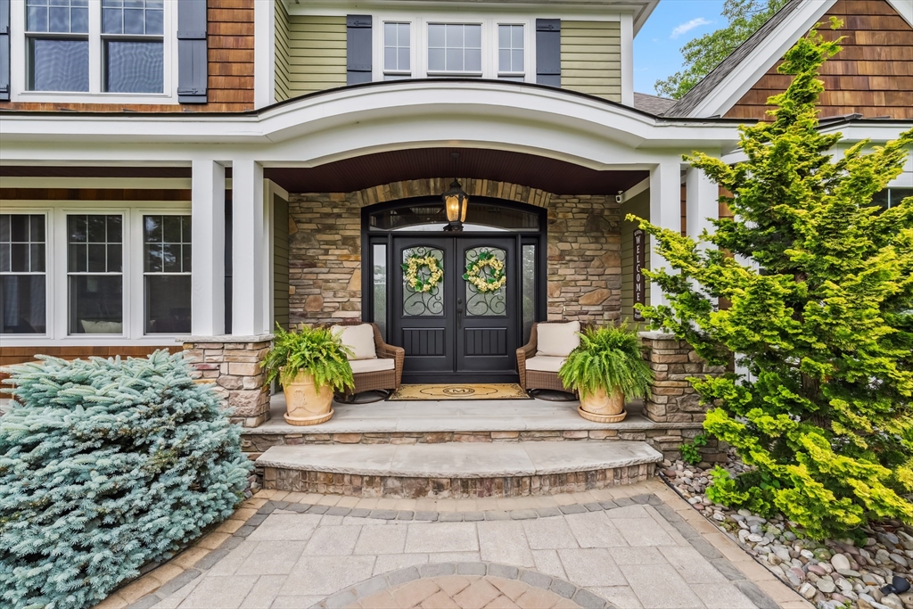 32 Burnham