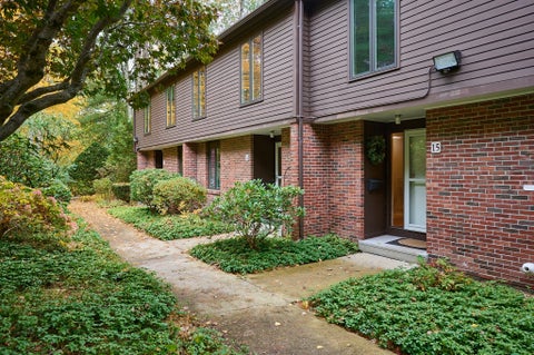 Photo of 15 Emerson Ct #15, Amherst, MA 01002 (MLS # 73591397)