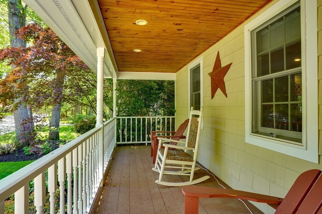 8 Shady Lane Dr