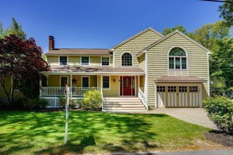 Photo of 8 Shady Lane Dr, Burlington, MA 01803 (MLS # 73537433)