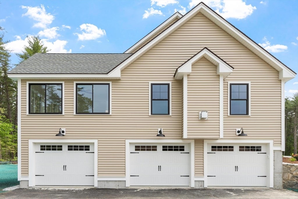 16 Unkety Brook Way