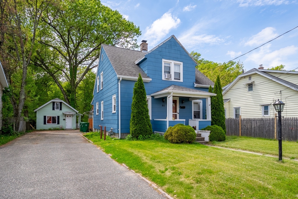 93-95 Thaddeus St