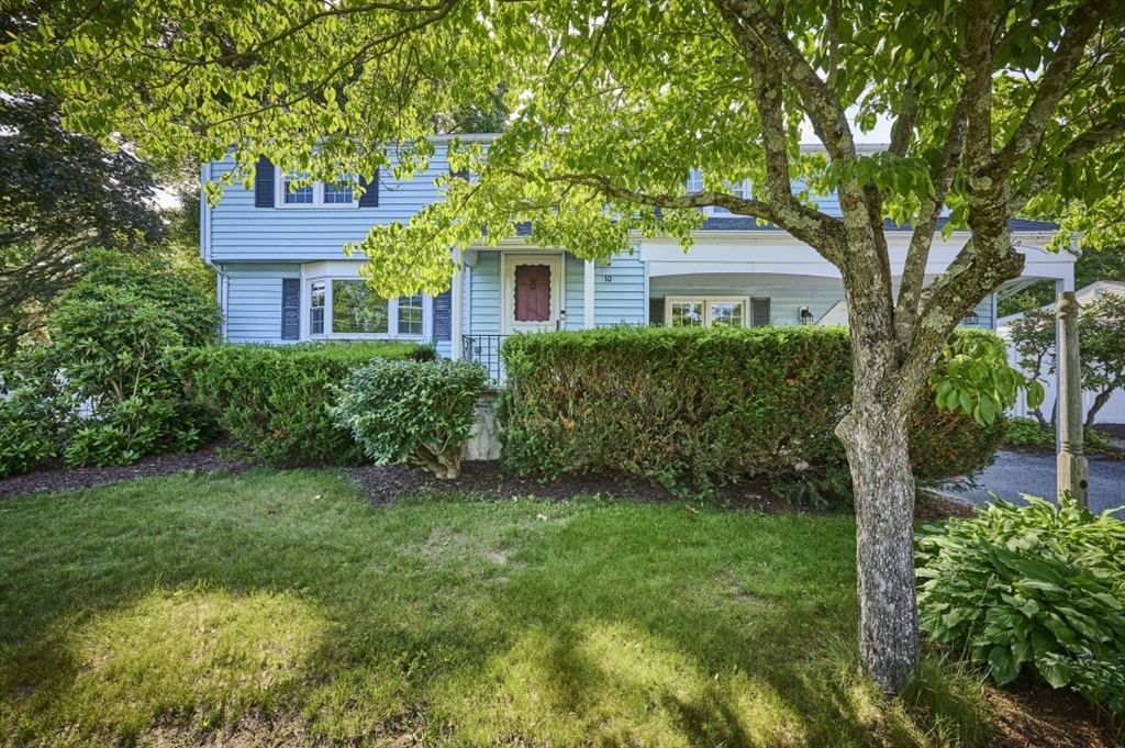 10 Locust St