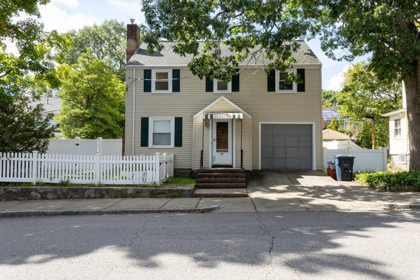 19 EASTLAND RD, JAMAICA PLAIN, MA 02130 - Image 2f4f4e302bc7b6db3bd47a5967c75ece/4192341943