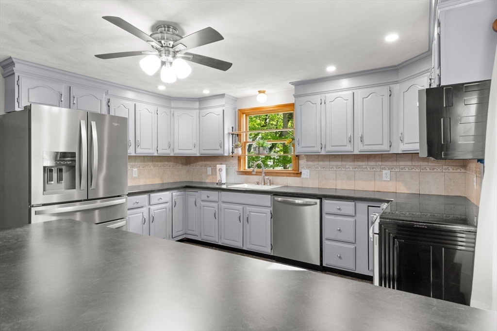 7 Byfield Rd, Groveland, MA Photo #11