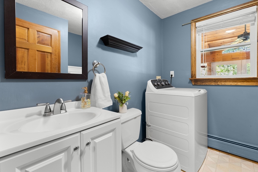 7 Byfield Rd, Groveland, MA Photo #18
